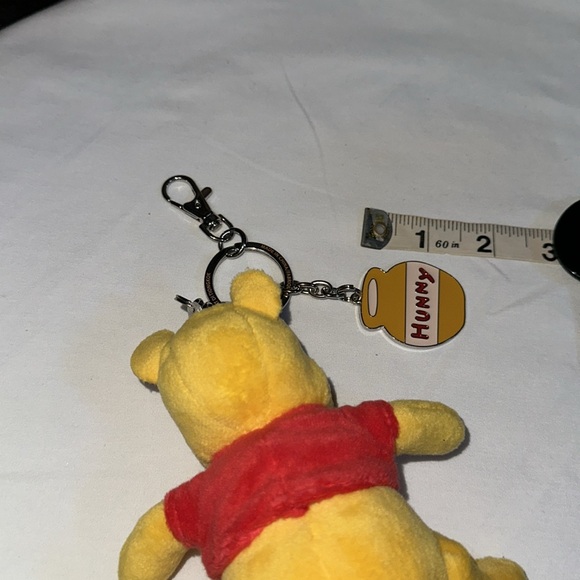 AUTHENTIC DISNEY Merchandise WINNIE The POOH Plush Bag Charm/Keyring NWOT - Picture 14 of 14